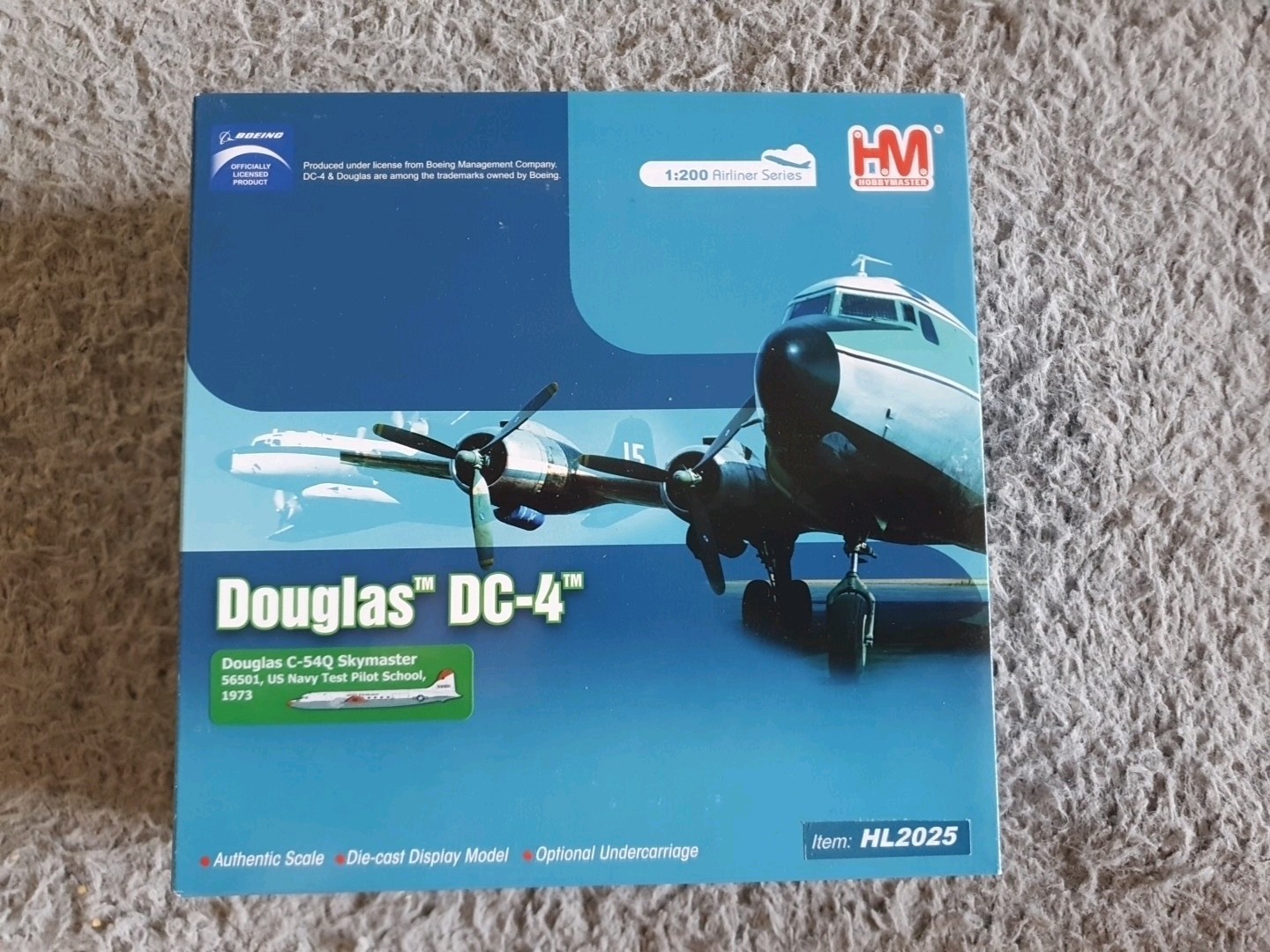 Hobbymaster HL2025 Douglas C54Q Skymaster 56501 US Navy 1973 1:72 Model Plane