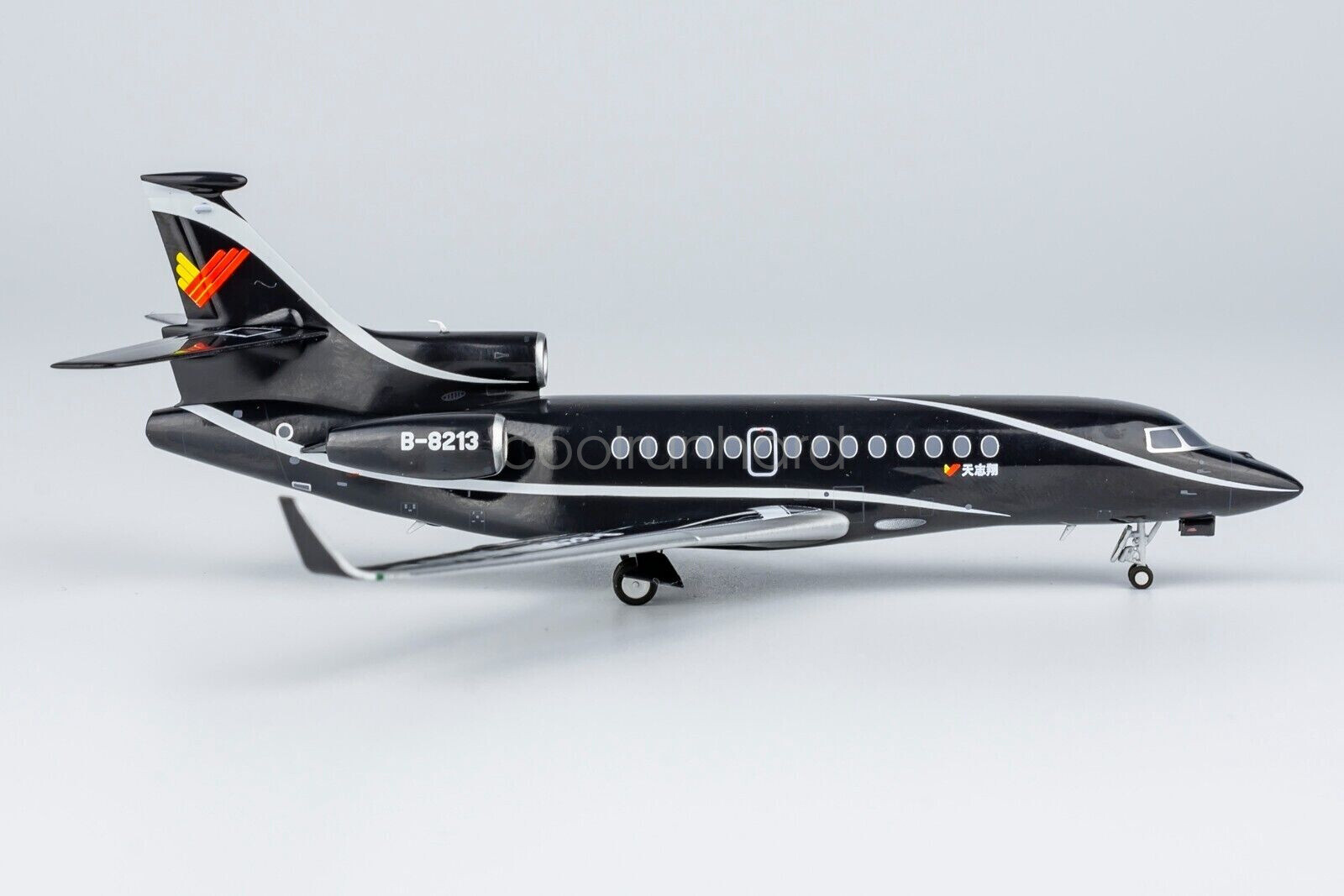 1:200 NG71025 Private Jet Dassault Falcon 7X B-8213 Aircraft Model