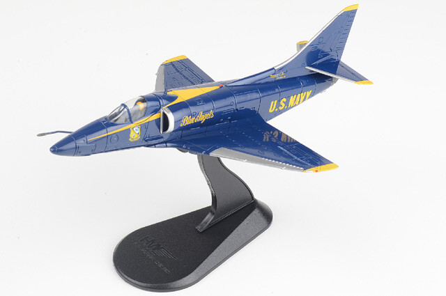 HA1438B Hobby Master A-4F Skyhawk 1/72 Model USN Blue Angels w/Decal Sheet