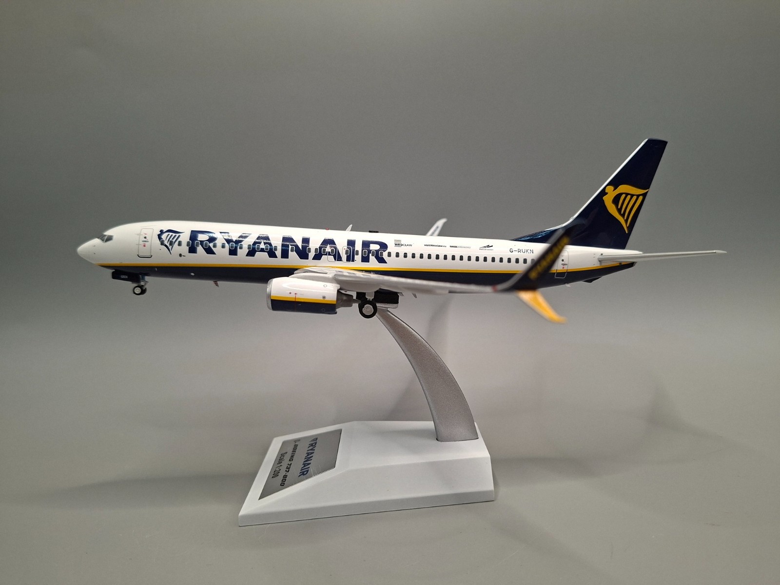 B737-8SS(WL) RYANAIR UK VISIT WROCLAW REG: G-RUKN – JFOX JF-737-8-022 1/200