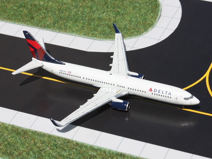 Delta Boeing 737-900ER N801DZ GeminiJets GJDAL1183 Scale 1:400 RARE