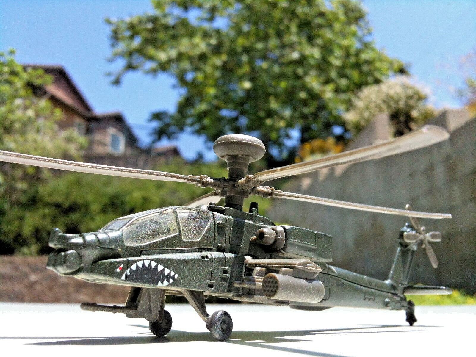 Corgi Hughes AH-64 Apache Helicopter US Army 3rd Infantry Iraqi Freedom 1:120