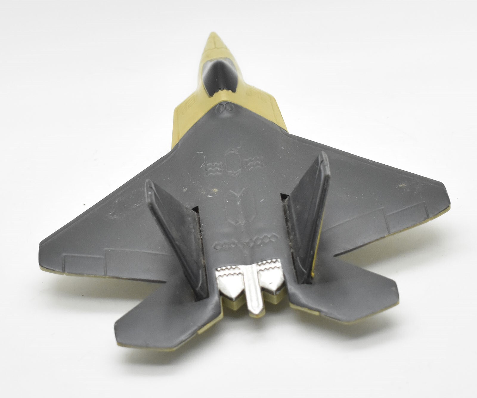 Lockheed Martin F-22 Raptor TH-33 7.5″ Plastic Plane