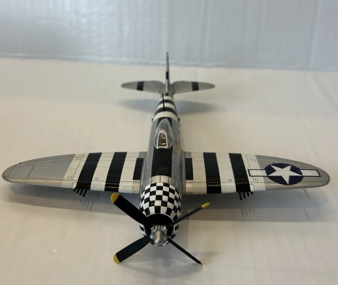 AA33806 P-47D Thunderbolt No Guts No Glory Corgi 1/72 Scale diecast