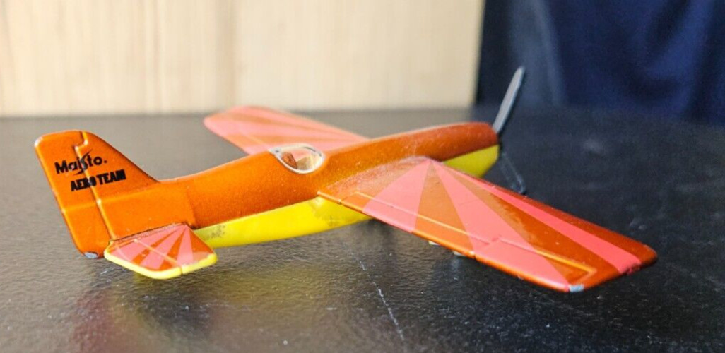 MAISTO AERO TEAM STUNT PLANE. #01134. DIECAST AIRPLANE