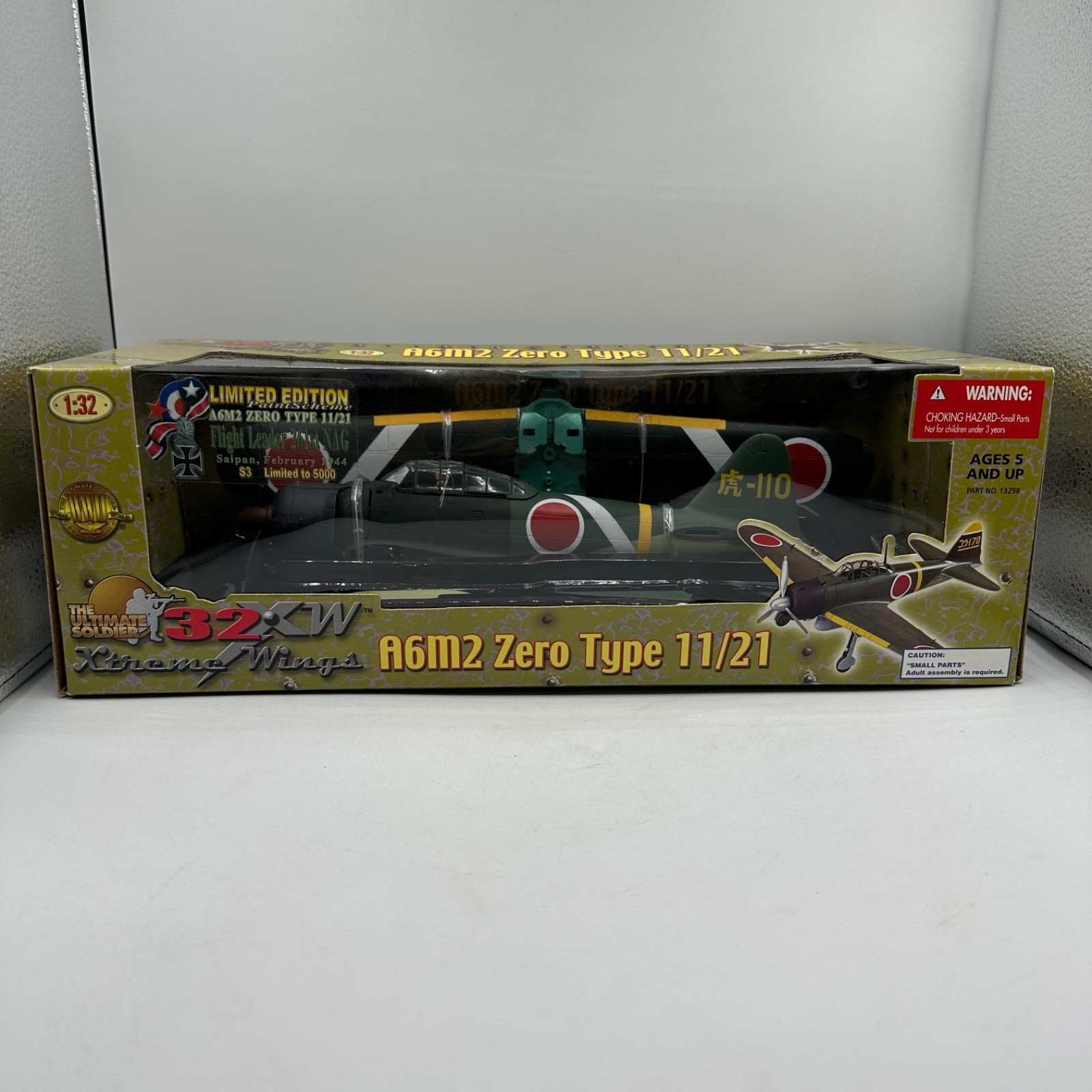 21st Century / Ultimate Soldier 1:32 Airplane A6M2 Zero Type 11/21 Flight Leader
