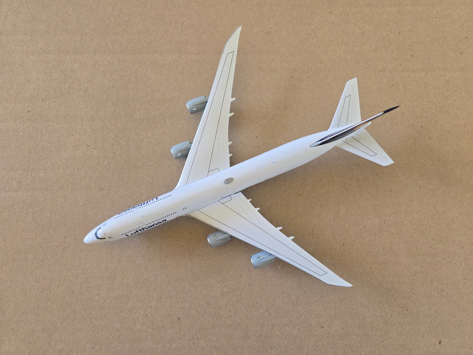 1:400 NG Models Boeing 747-8 Lufthansa D-ABYM old livery