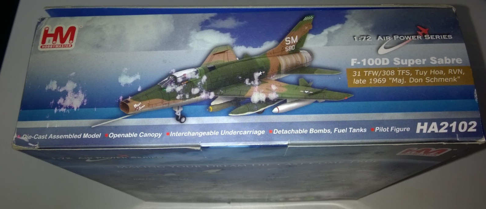Hobbymaster F-100D Super Sabre ” Maj. Don Schmenk ” 1969 HA2102 1:72 NIB