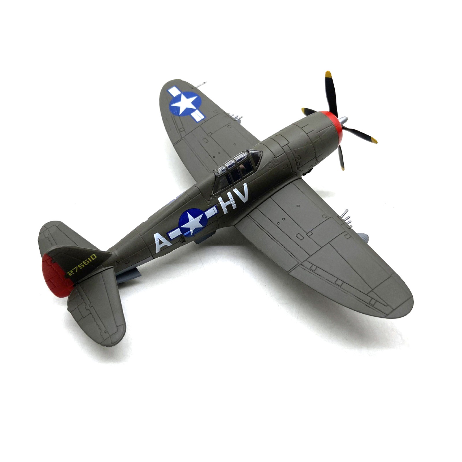 Collector Grade Republic P-47 Model 1/72 WWII Thunderbolt with Display Stand