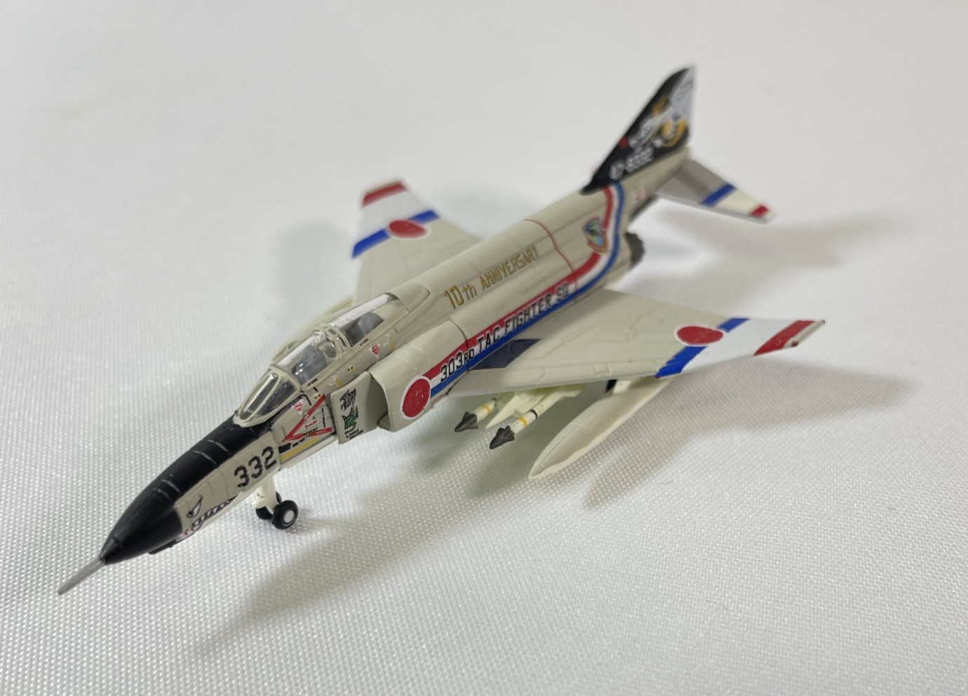Herpa 1:200 JASDF McDonnell Douglas F-4EJ Phantom II 303 Hikotai Fighter 554787