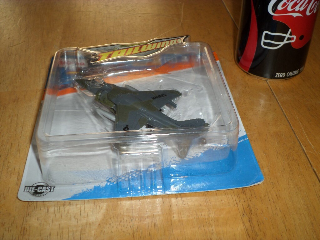 AV-8B HARRIER II, JET FIGHTER, [MAISTO-TAILWINDS] DIE CAST METAL TOY PLANE, VINT