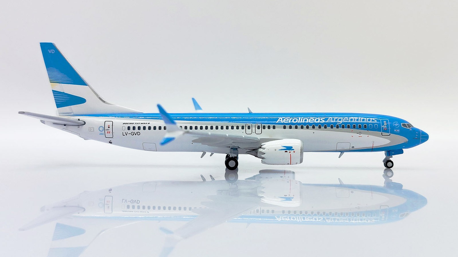 Aerolineas Argentinas Boeing 737 MAX 8 LV-GVD JC Wings LH4198 Scale 1:400