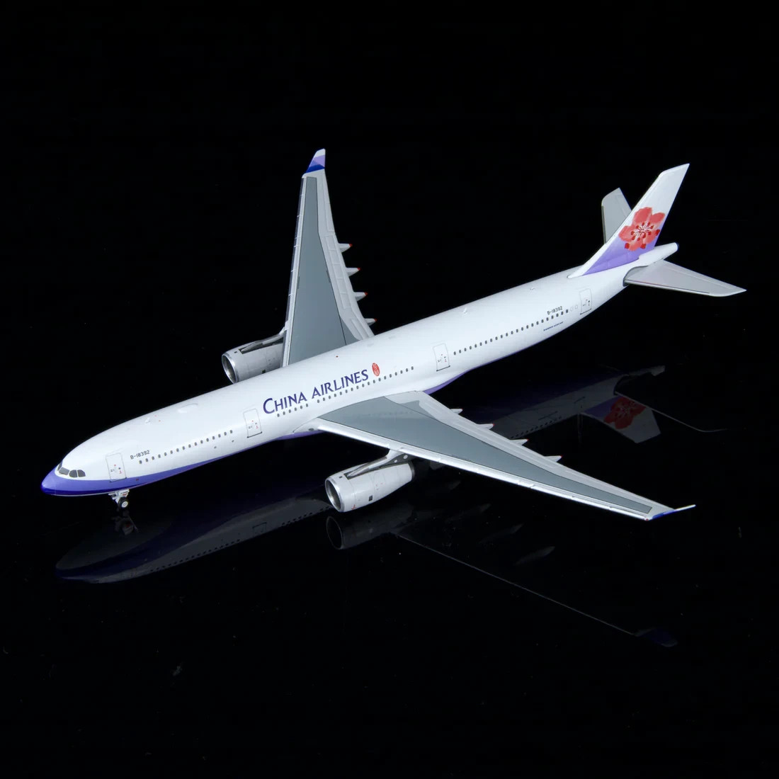Kylin Models 1:400 China Airlines Airbus A330-300 B-18392 K333CAL01