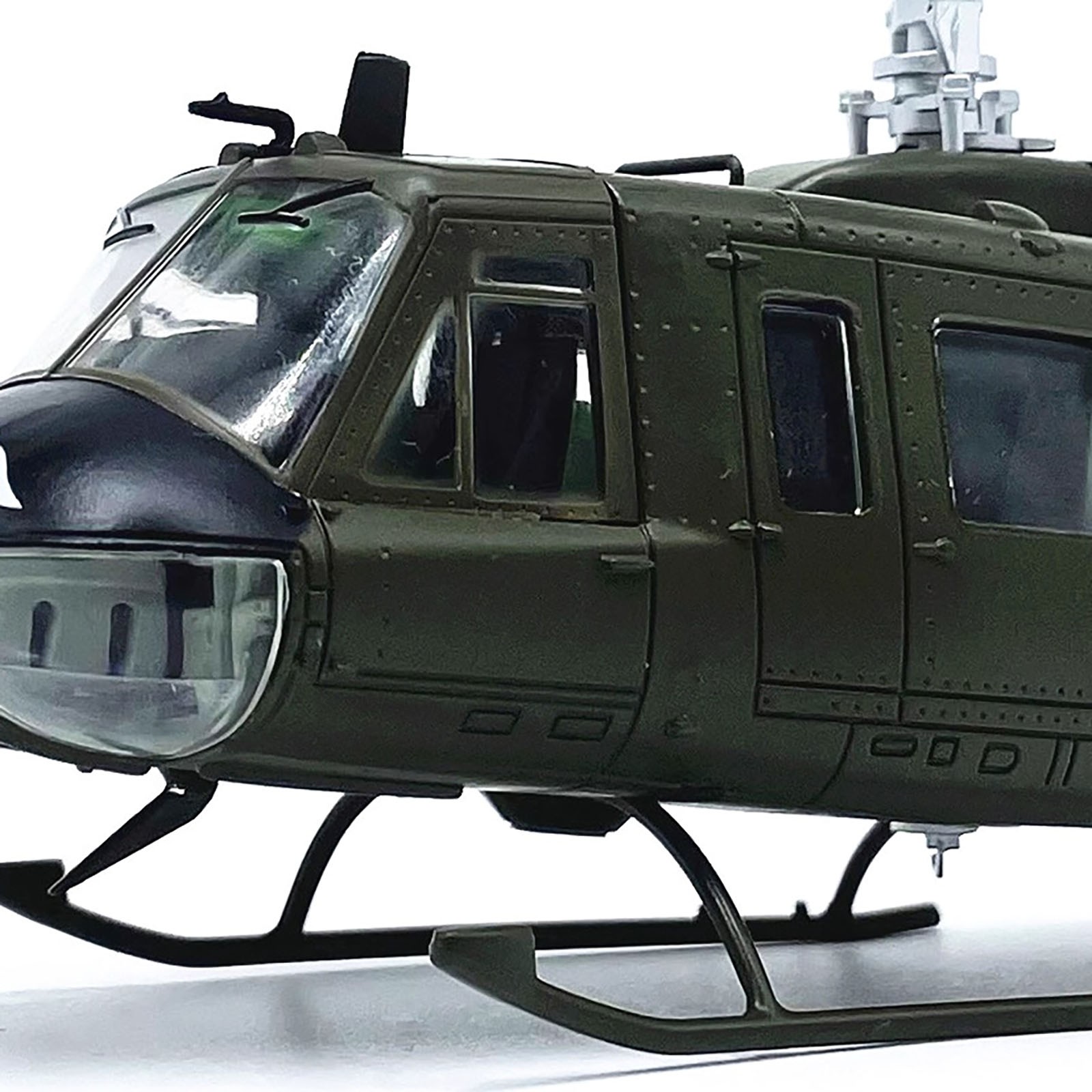 Detailed Premium US Army Huey Helicopter Model 1:48 Scale with Display Stand