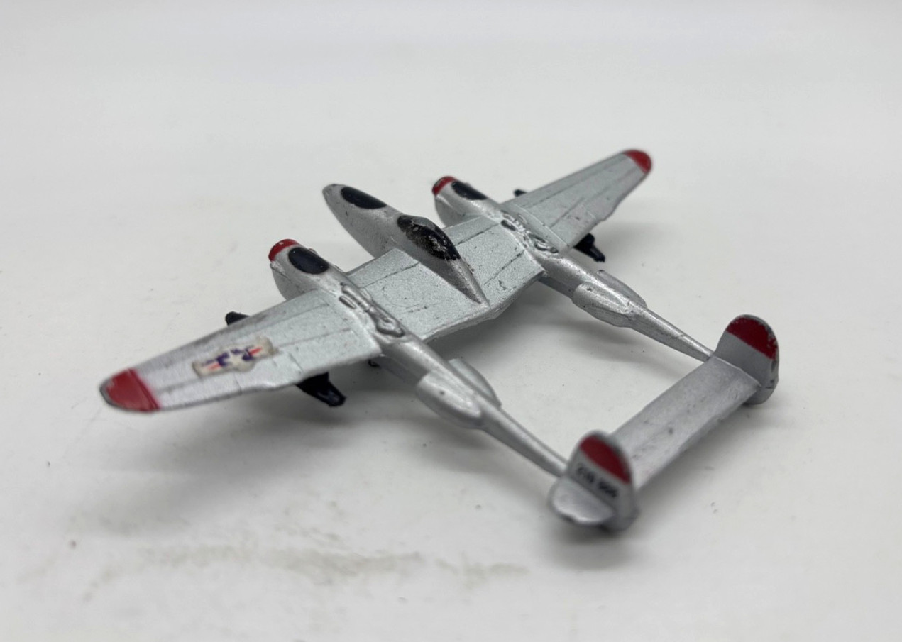 Red Box Toys Dyna-Flites P38 Lighting Fighter Aircraft No. A109 1:600 Scale