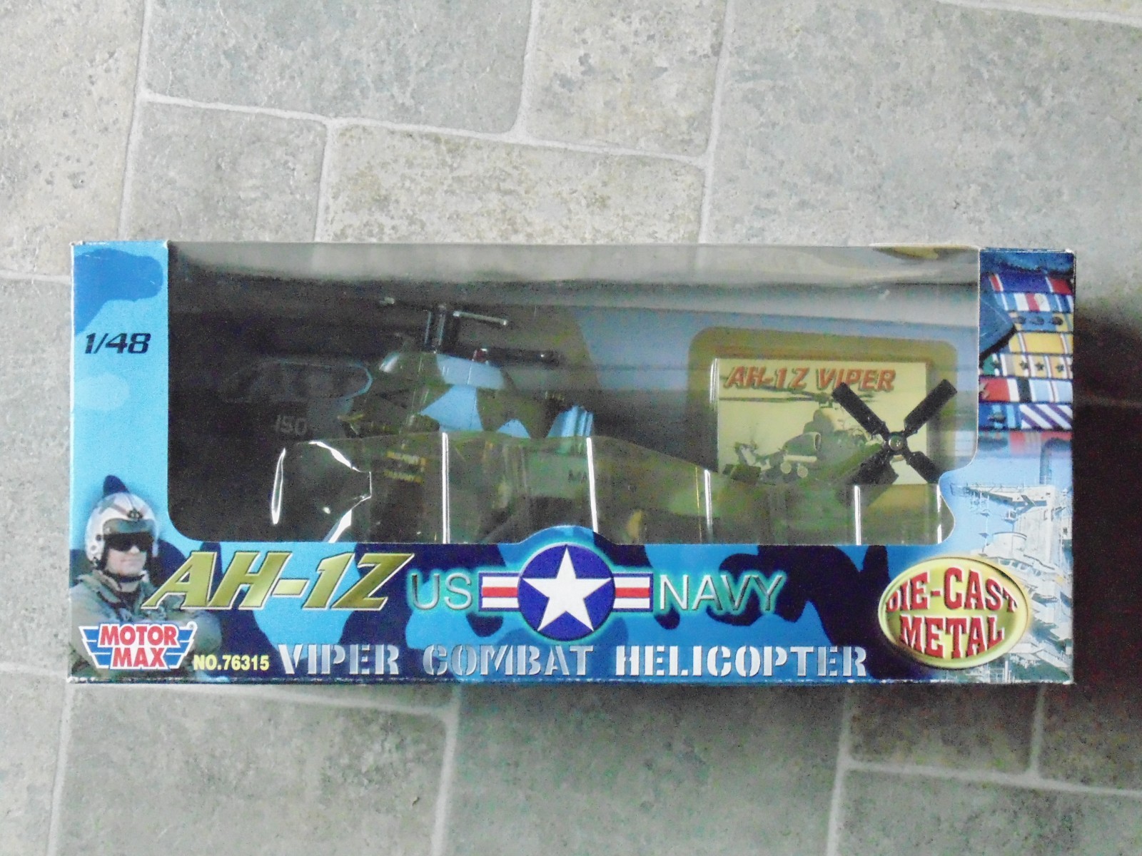 Motormax – Bell AH-1Z Viper attack helicopter – US Navy – 1:48 – 76315 – 50