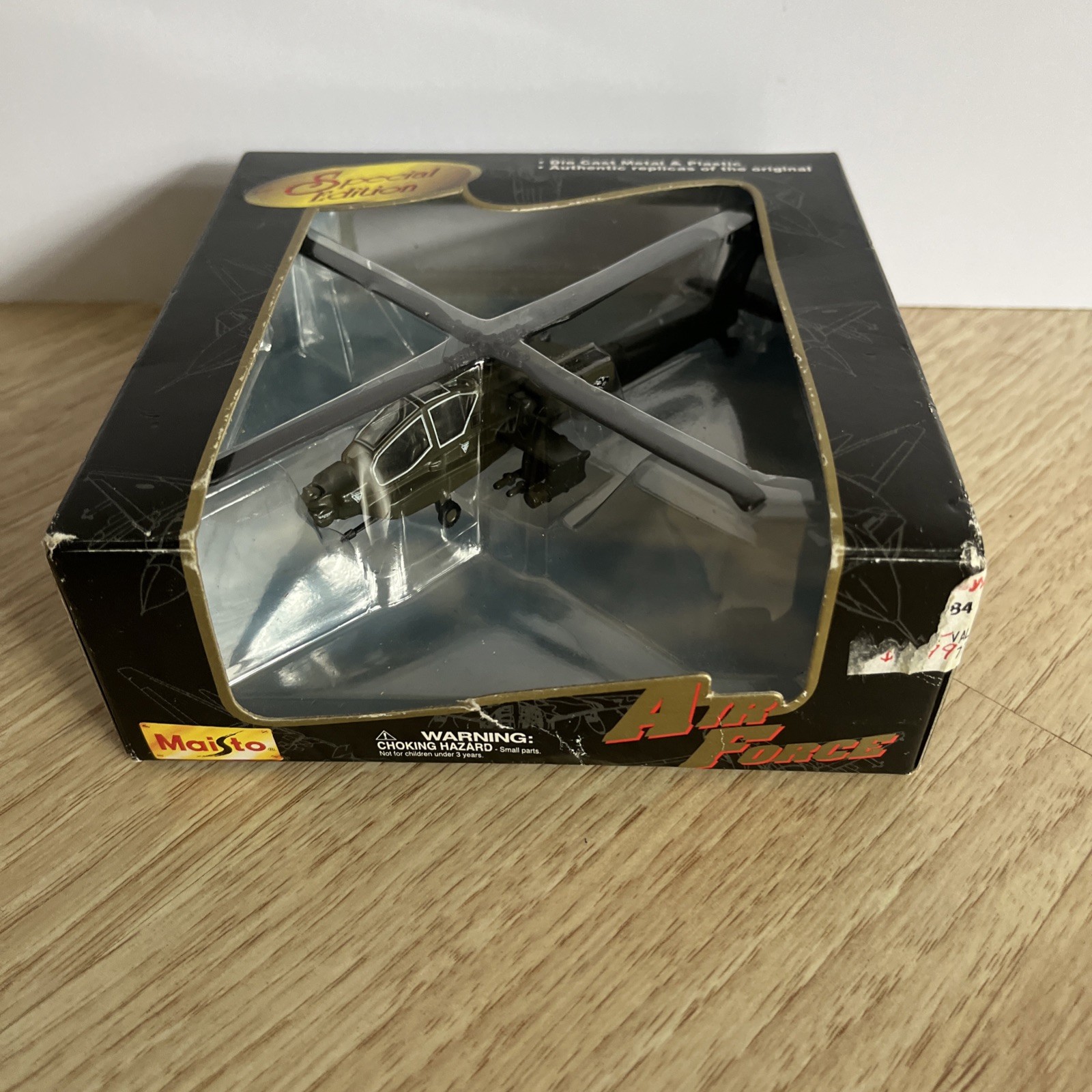 Maisto Air Force Special Edition – Apache Helicopter – US Army