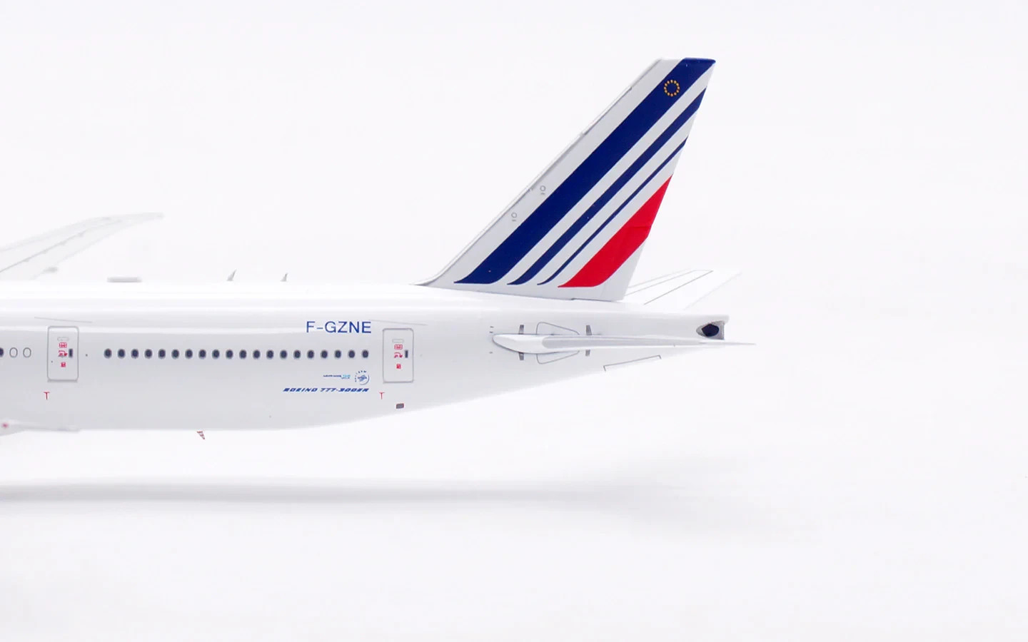 AV400 Air France Boeing 777-300ER F-GZNE AV4380