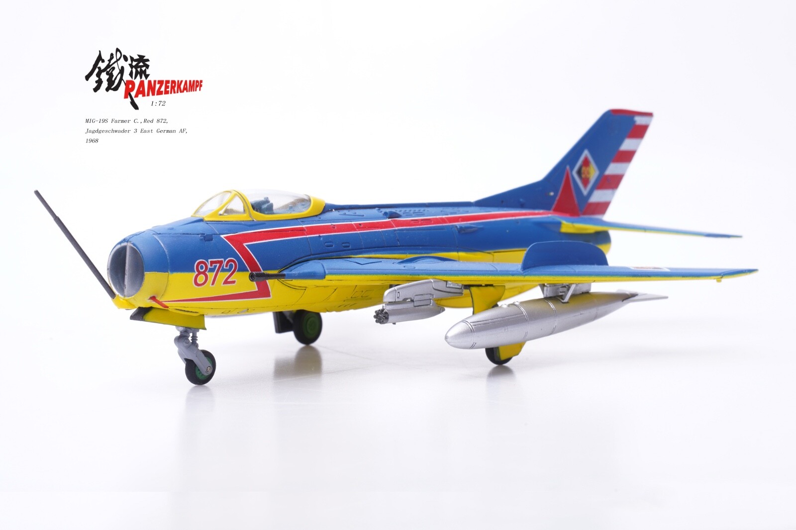 1:72 Panzerkampf Aircraft 14642PB Mikoyan-Gurevich MiG-19S Farmer-C East Germany