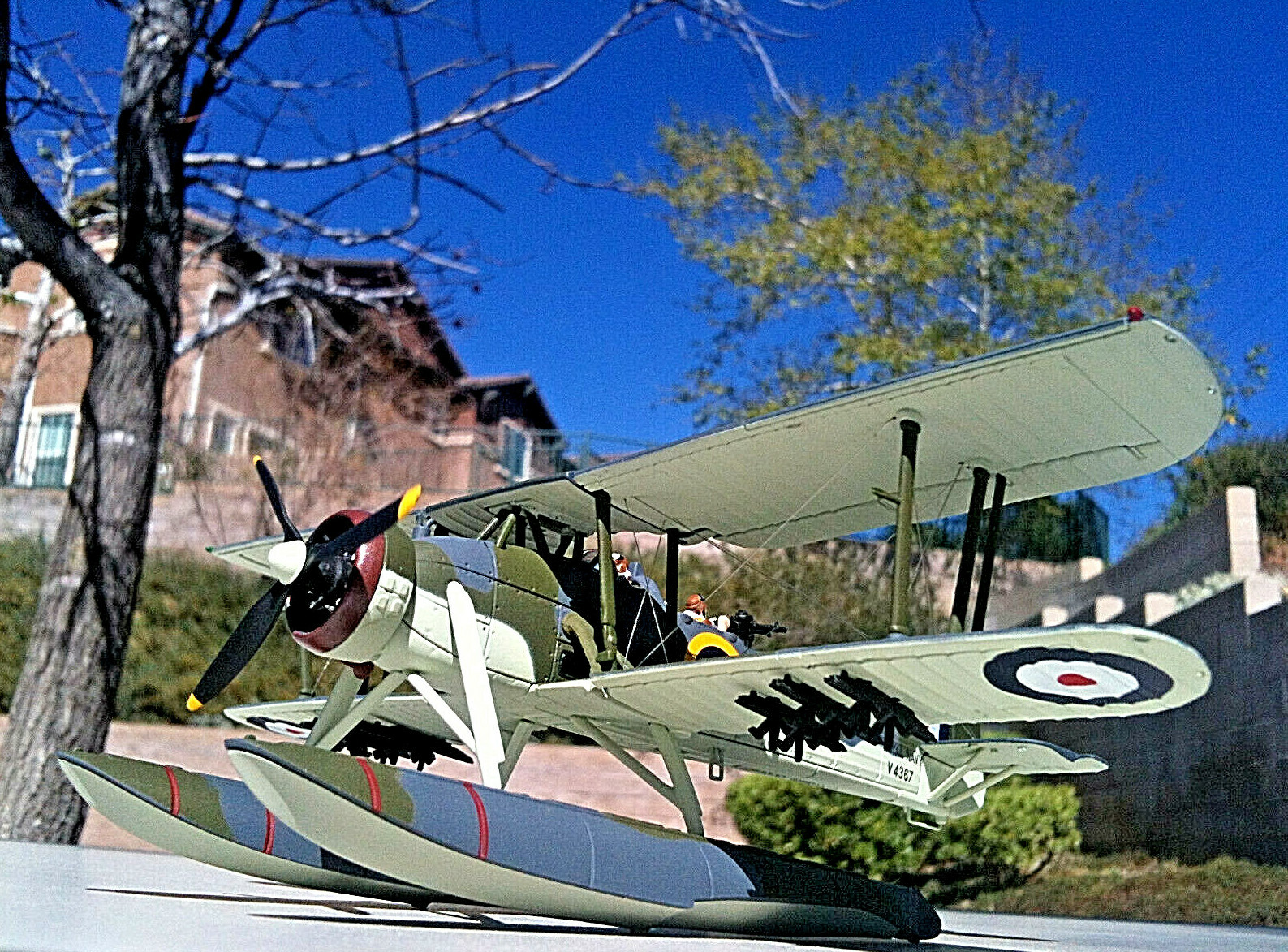 Corgi Fairey Swordfish MK. I Floatplane 701 FLT HMS Malaya Catapult 1940 1:72