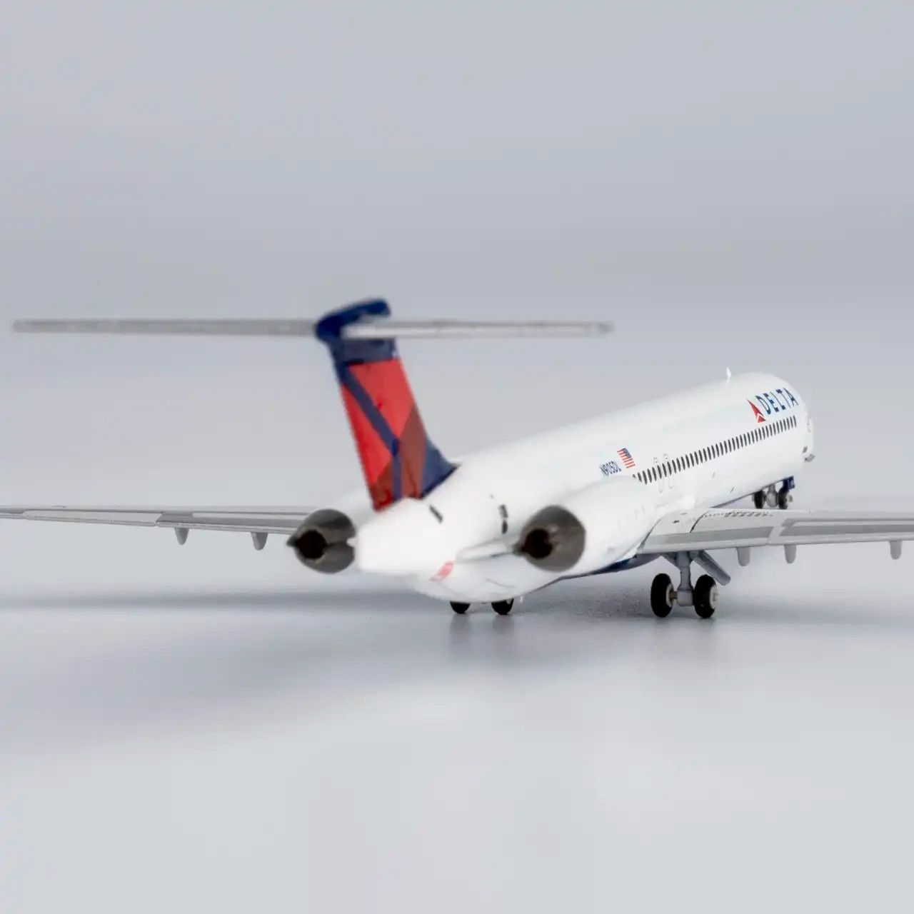 NG Models 1:400 Delta Air Lines McDonnell Douglas MD-88 N905DL 83013