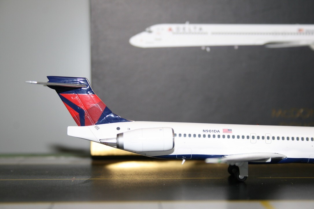 Gemini Jets 1:200 Delta Airlines McDonnell Douglas MD-90 N901DA (G2DAL436)