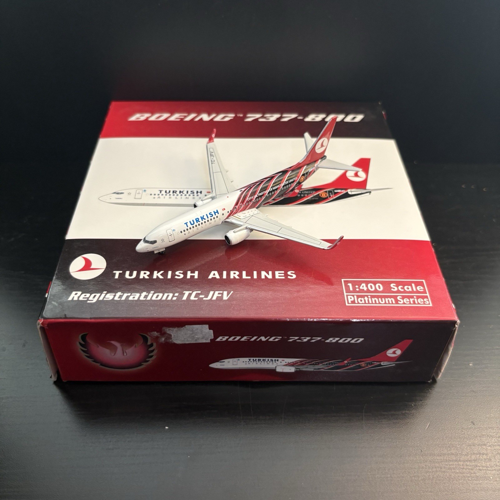 Phoenix Model 1:400 Turkish Boeing 737-800 TC-JFV Manchester United 10418 Scale