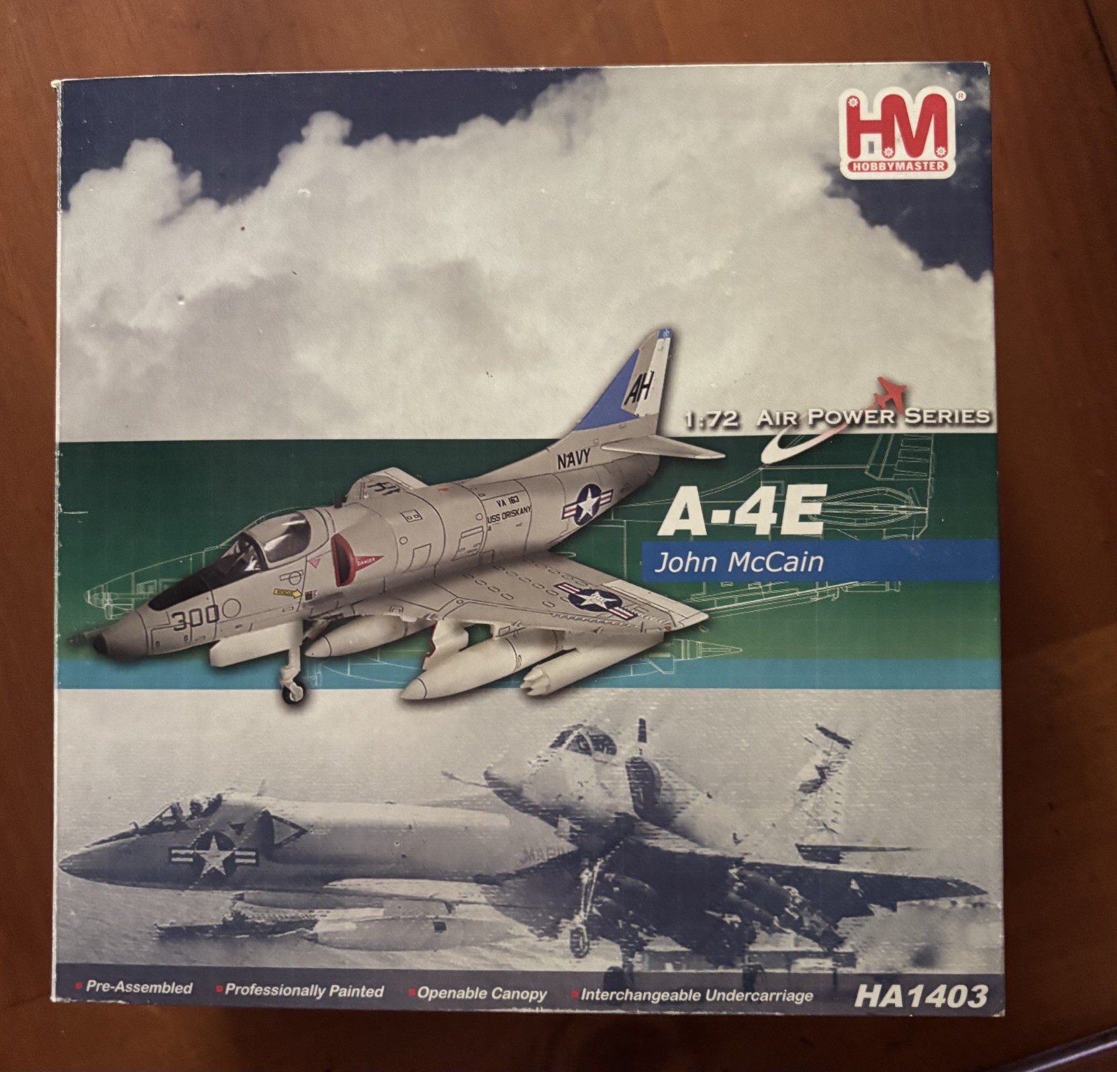 HOBBY MASTER 1 72 DIECAST SKYHAWK A-4E JOHN MCCAIN