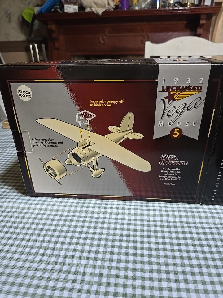 Racing Champions 1932 Lockheed Vega Model 5 1/32 Racing Champions Die Cast Metal