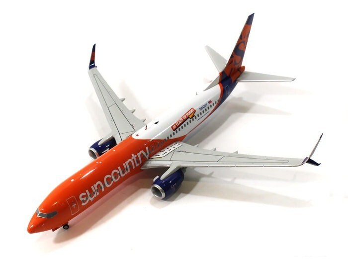B737 SUN COUNTRY “40 YEARS OF FLIGHT” N842SY W/STD – GEMINI JETS G2SCX1184 1/200