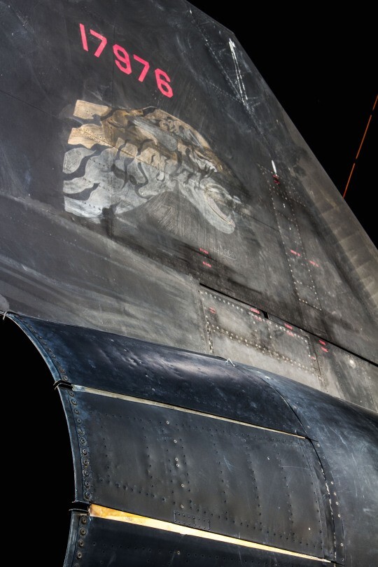 BRAND NEW AIR FORCE 1 AF1 MODELS 1:72 scale SR-71 TAIL No. 17976 “SNARLING CAT”