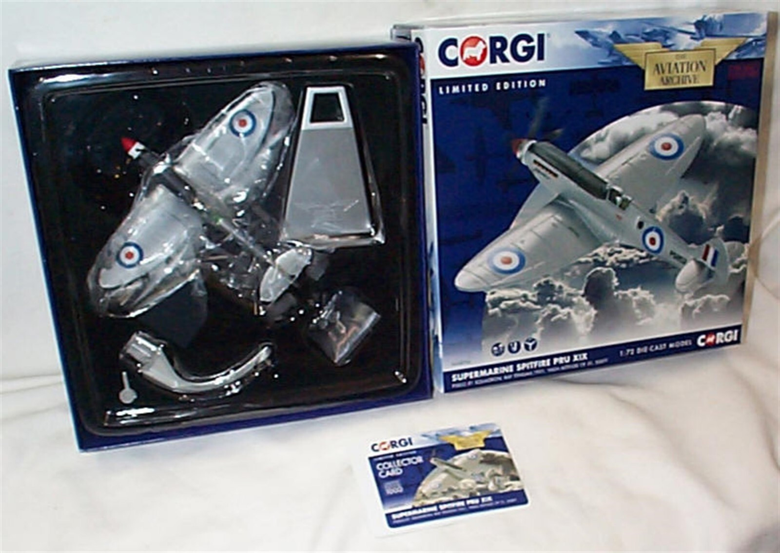CORGI AA38706 Supermarine Spitfire PRU XIX RAF Tengah 1951 High Altitude New