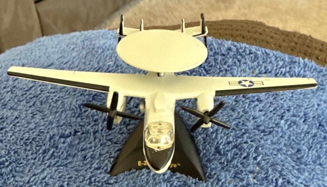 Maisto Aircraft E-2C Hawkeye Satellite Navy Plane Nice With Stand