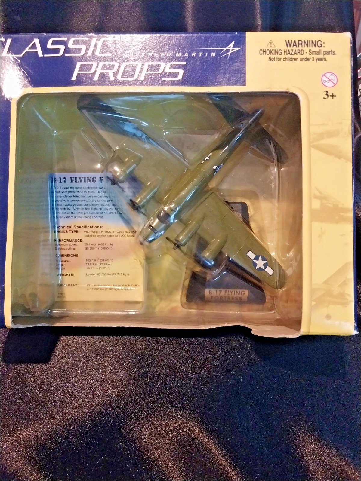 Motor Max Classic Props B-17 Flying Fortress Airplane nos