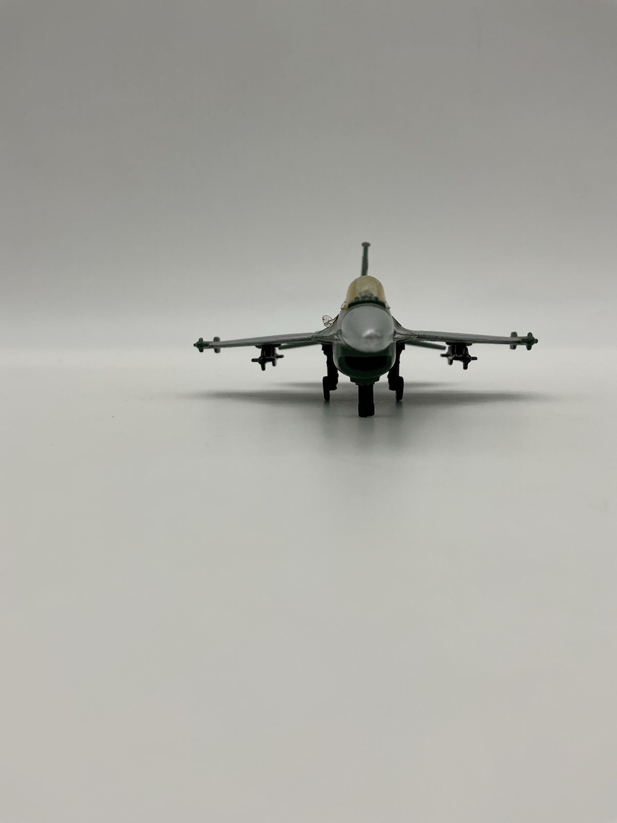 Maisto Die Cast Set Of 3 Military Fighter Jet Toy Planes B-17 , F-16 , F-15