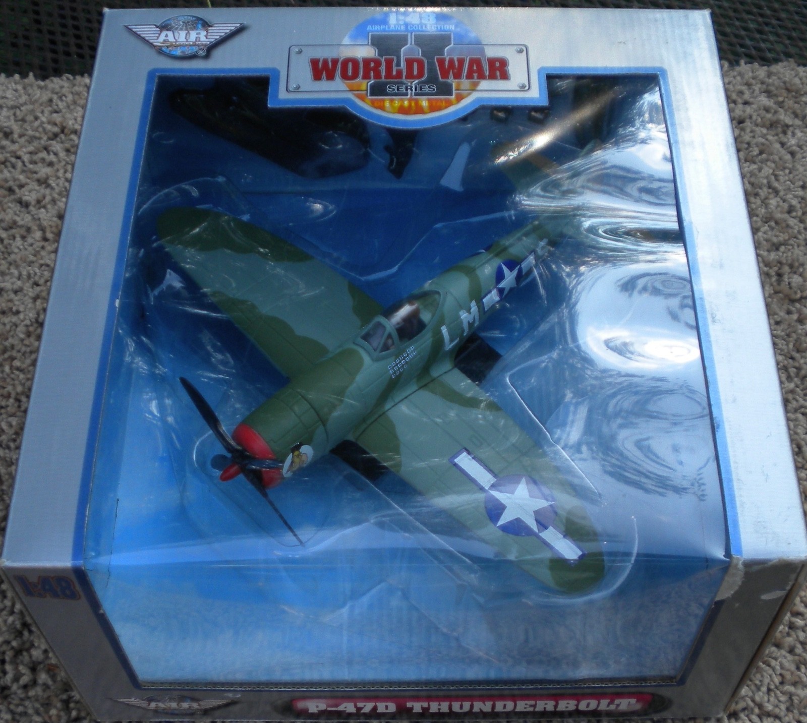 Yat Ming Air Signature P-47D Thunderbolt #99048 1/48 Mint boxed China Used