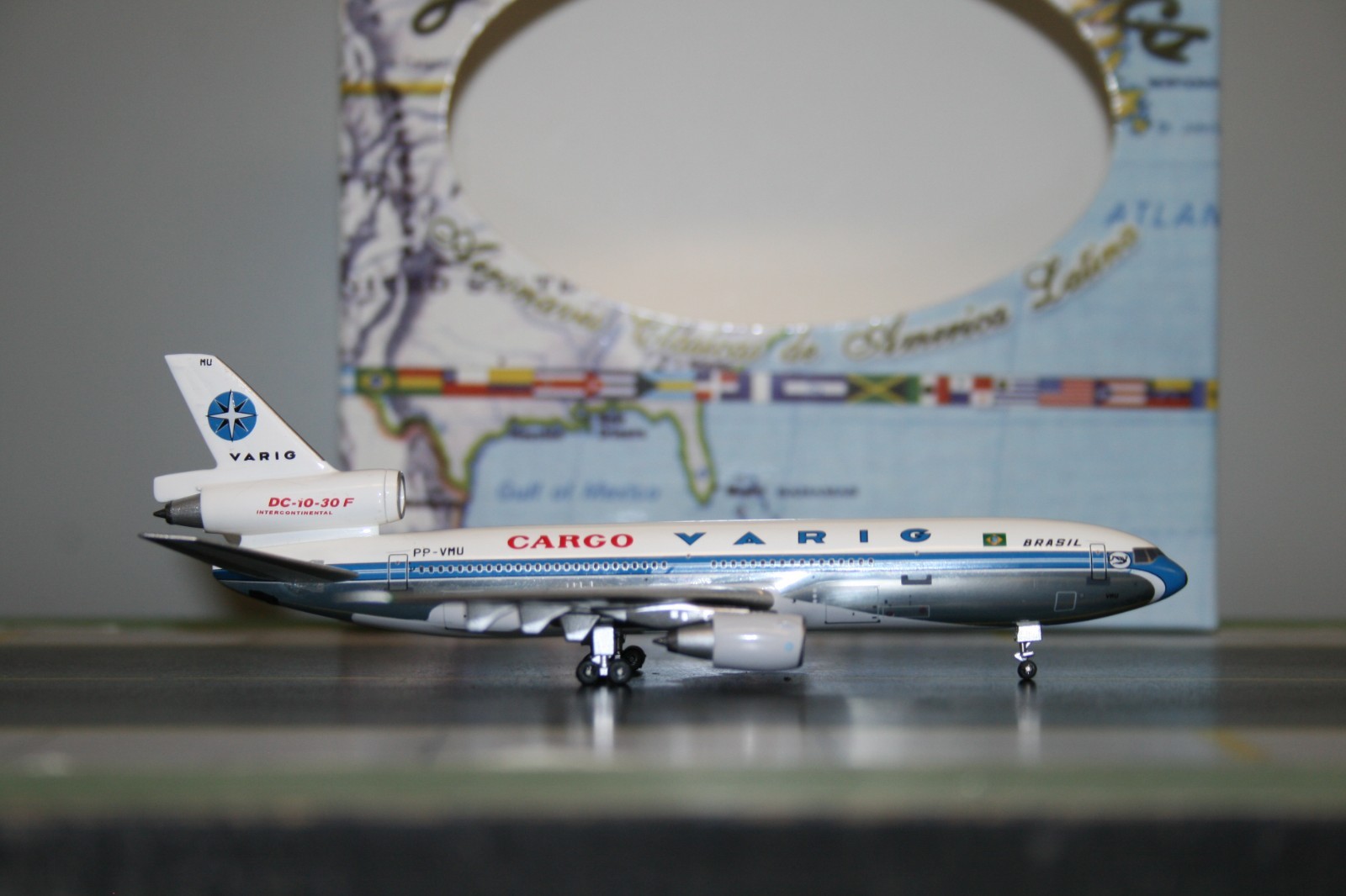 Aeroclassics 1:400 Varig Cargo McDonnell Douglas DC-10-30 PP-VMU Model Plane