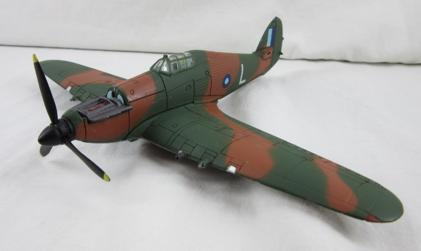 HAWKER HURRICANE MK II * Unimax Diecast Airplane * 2005 – For Parts