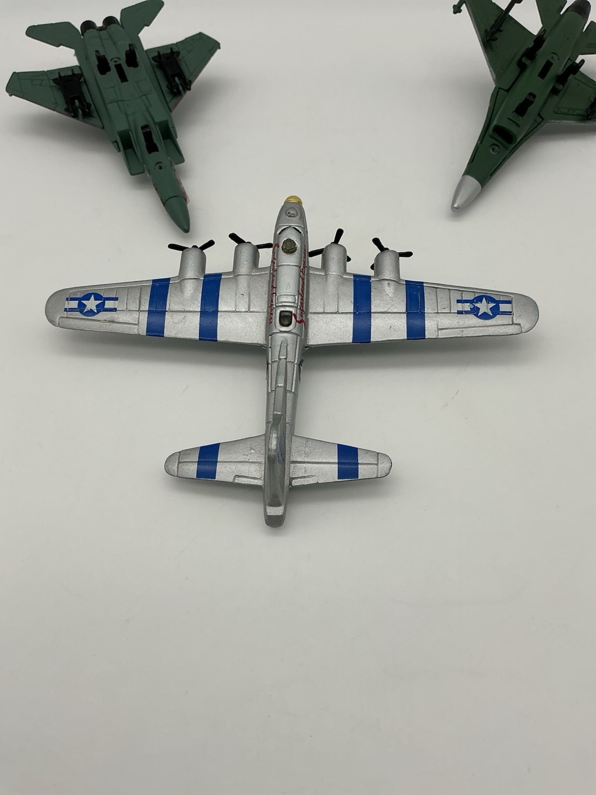 Maisto Die Cast Set Of 3 Military Fighter Jet Toy Planes B-17 , F-16 , F-15