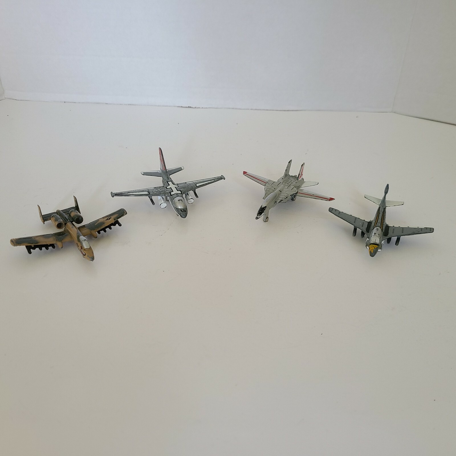 Set of 4 Die Cast Airplanes minor wearing see images