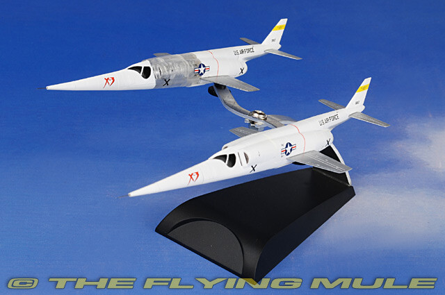 Dragon Models 1:144 X-3 Stiletto NACA/USAF #49-2892 2-Piece Set