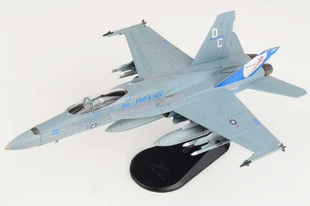 HA3579 Hobby Master F/A-18C Hornet 1/72 Model DC00 USMC VMFA-122 Crusaders