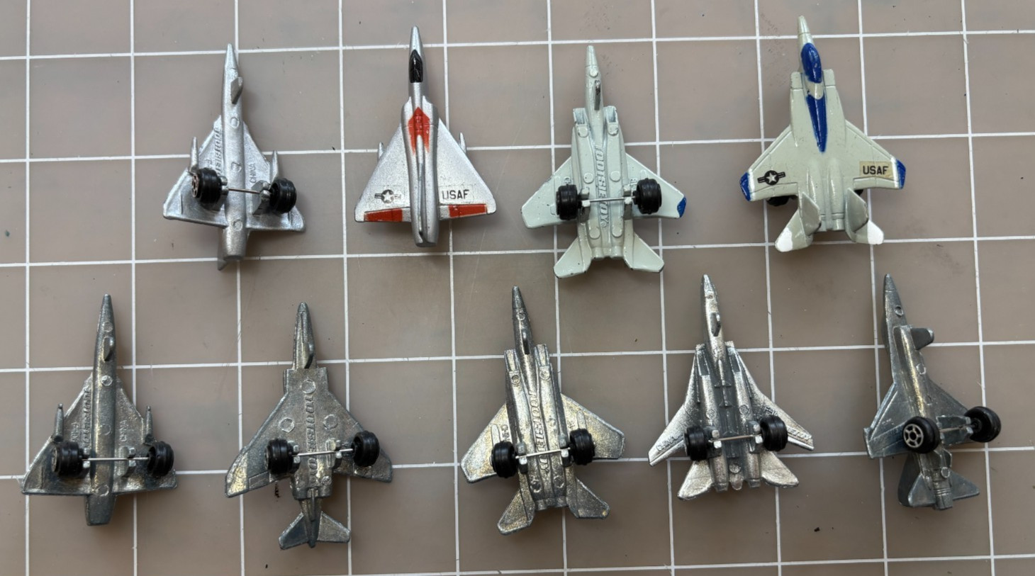9 Miniature Diecast Jets, good for z scale airport/train layout – lot no. 9