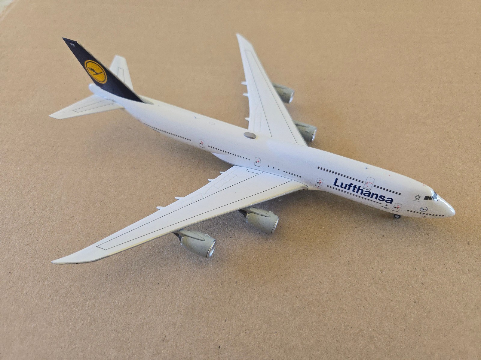 1:400 NG Models Boeing 747-8 Lufthansa D-ABYM old livery