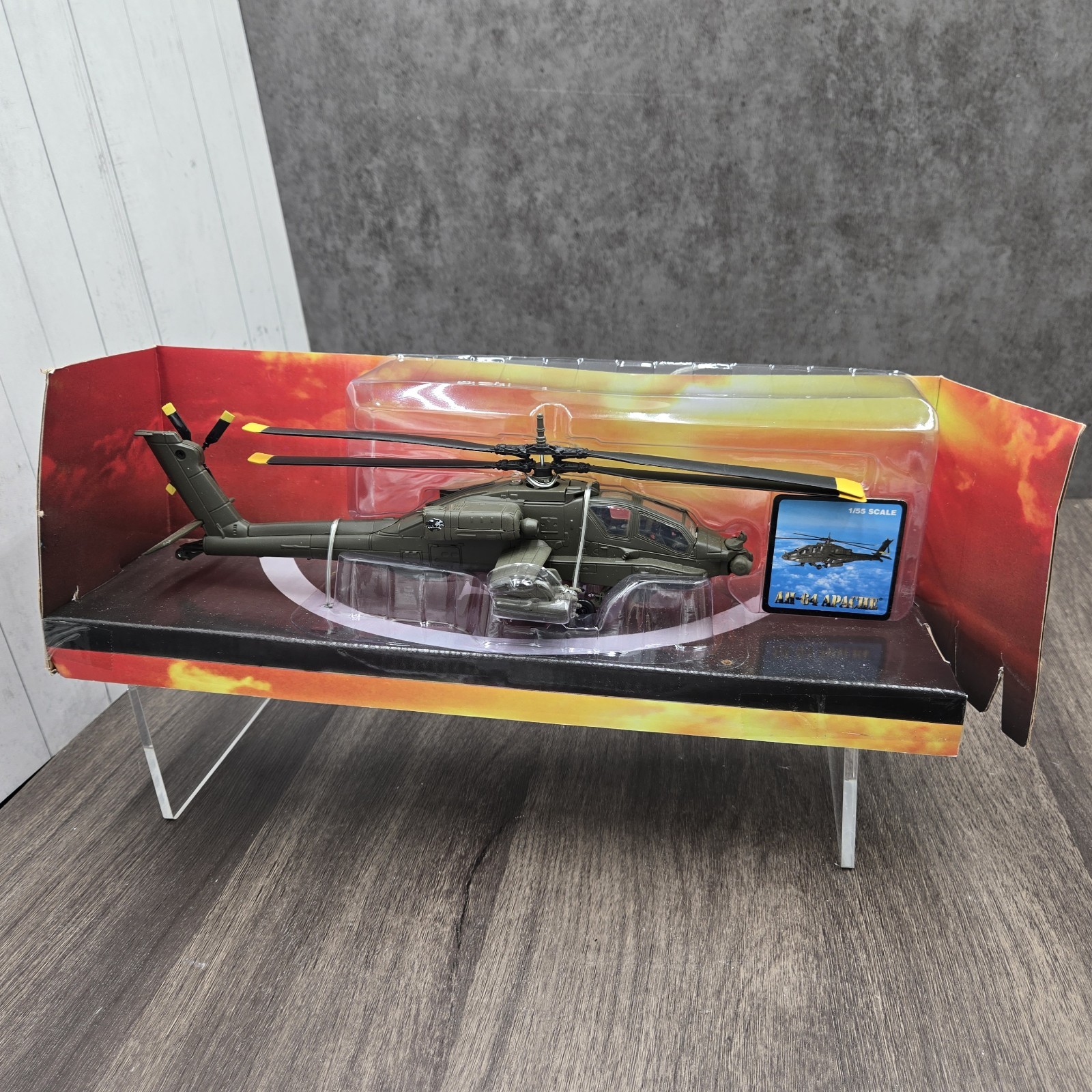 InAir AH-64 Apache Diecast Helicopter 1:55 Scale Limited Edition w Stand
