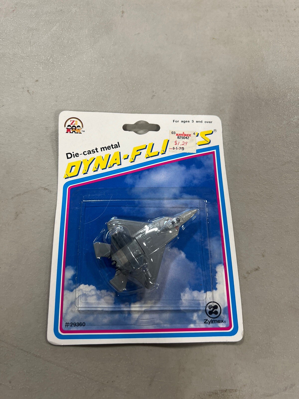 ZEE ZYLMEX DYNA-FLITES – DIE-CAST – LOCKHEED / BOEING YF22 LIGHTNING 2 – VGC D24