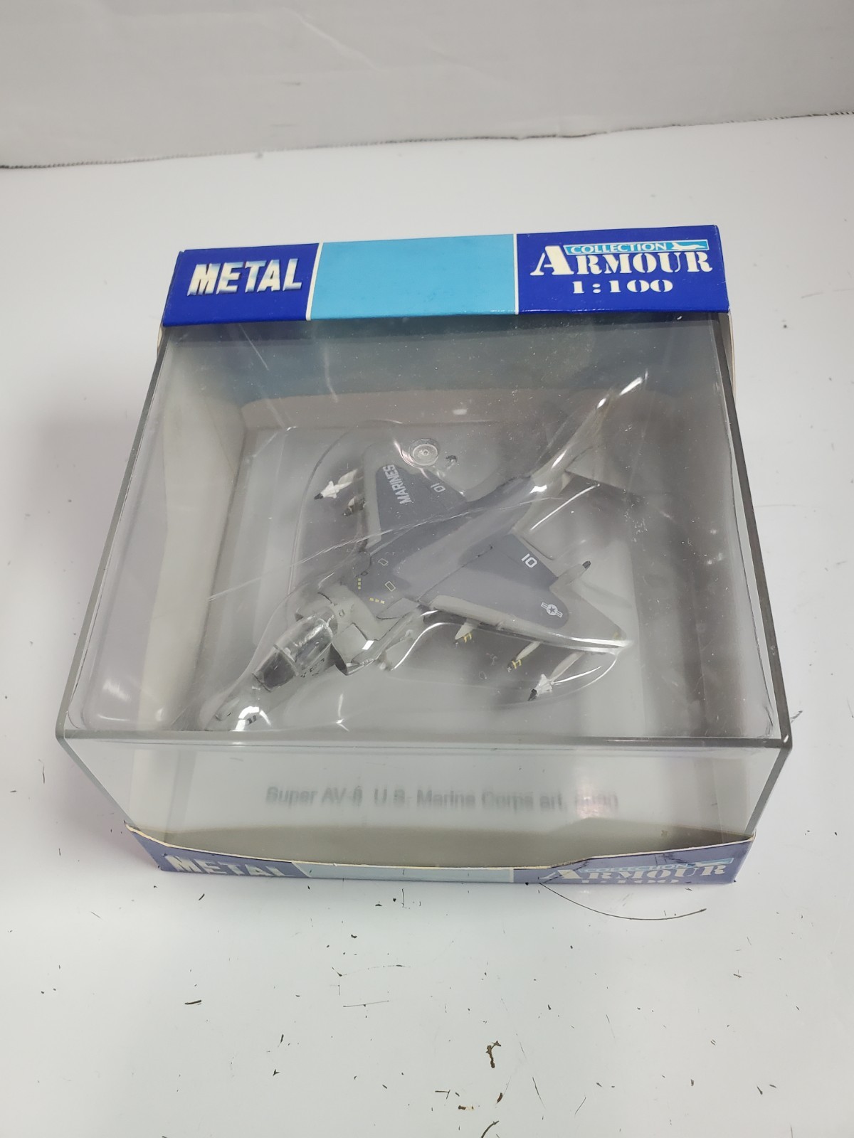 Armour Collection Super AV-8 Harrier U.S. Marine 1:100 Scale – Imperfect Box #1