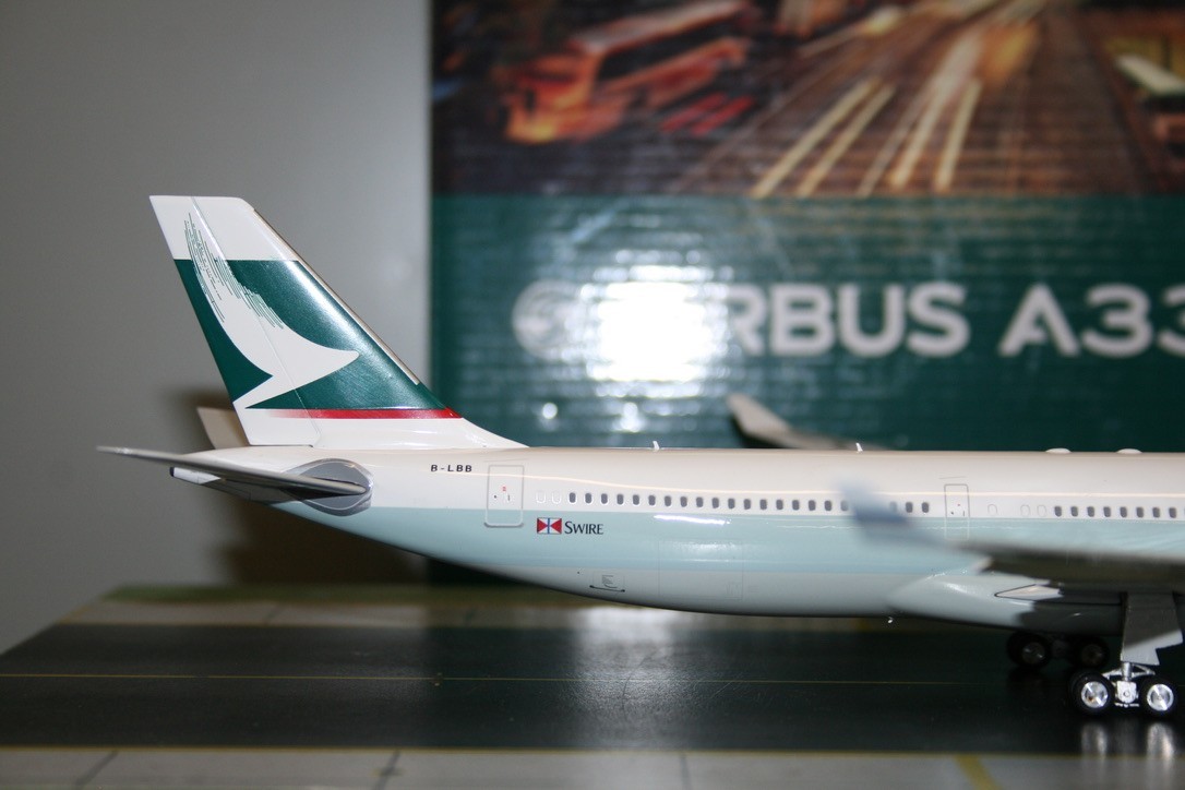 Phoenix/Eagle 1:200 Cathay Pacific Airbus A330-300 L-LBB (100014) ‘1000th A330’