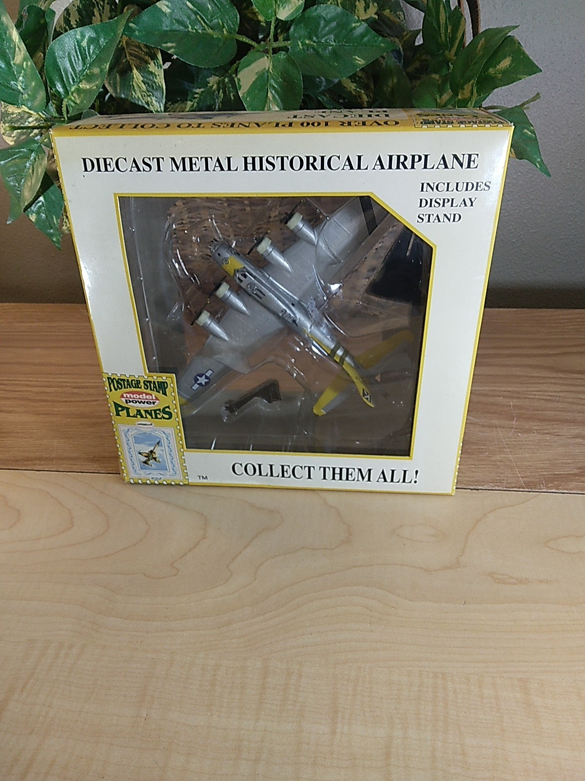 Postage Stamp Planes No 5402-1 B-17G Bit O Lace Flying Fortress 1/100 SCALE NIB
