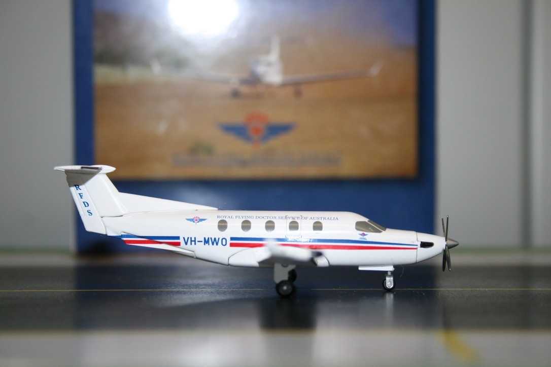 Hogan Wings 1:150 Royal Flying Doctor Service Pilatus PC-12 VH-MWO (5729)